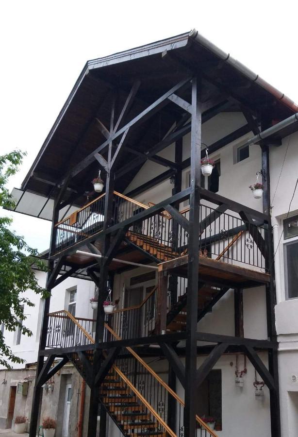 Kali Host Home Away From Home Târgu-Mureş Exterior foto